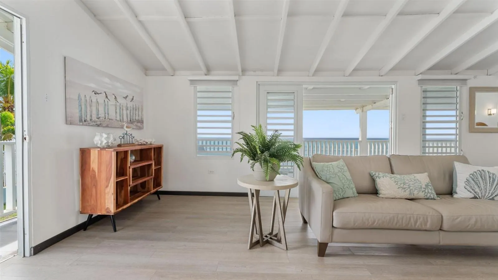 Danielas Beachfront House Rincon Holiday home